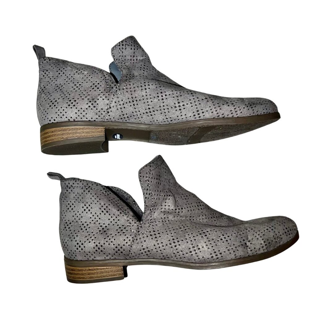 Dr. Scholl’s Be Energized Perforated Shooties